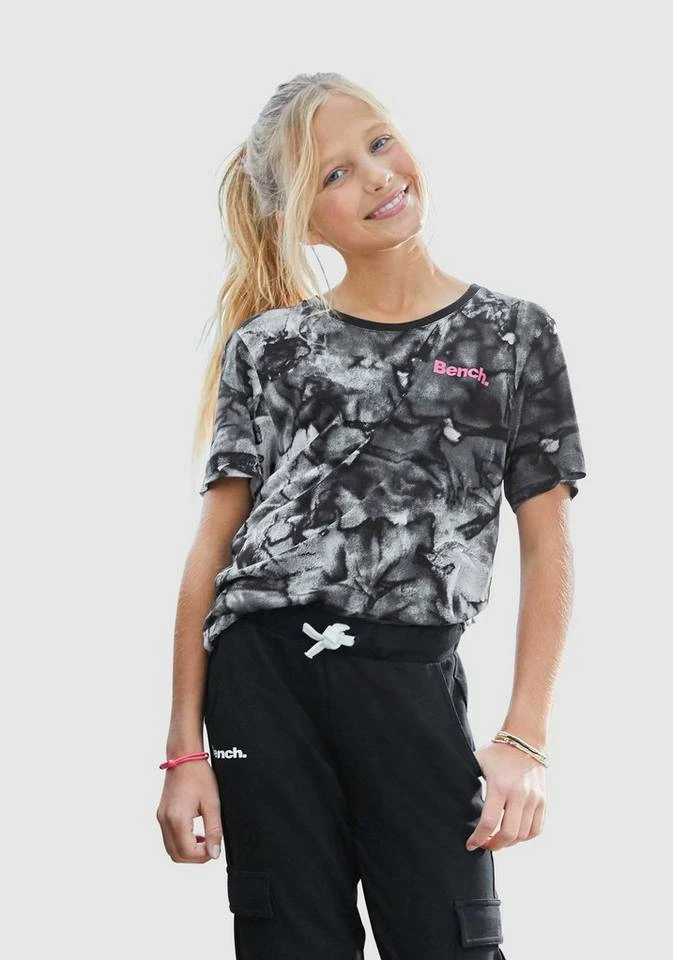 Bench. T-Shirt mit großem Rückenprint, in weiter Form 2 Bench. T-Shirt mit großem Rückenprint, in weiter Form – Bild 2