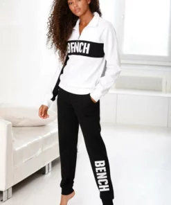 Bench. Sweathose »Contrast« mit kontrastfarbenem Logoprint Navy-pink, Schwarz-weiß, Grau-meliert-pfirsich -Bench Verkaufsgeschäft f38de699 b125 5817 93e2 b35328096012