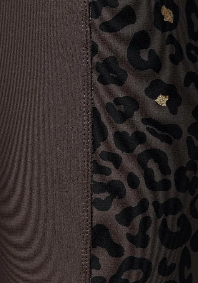 Bench. Caprileggings mit Leodruck und Mesh-Einsatz Black, White-leo 11 Bench. Caprileggings mit Leodruck und Mesh-Einsatz Black, White-leo – Bild 11